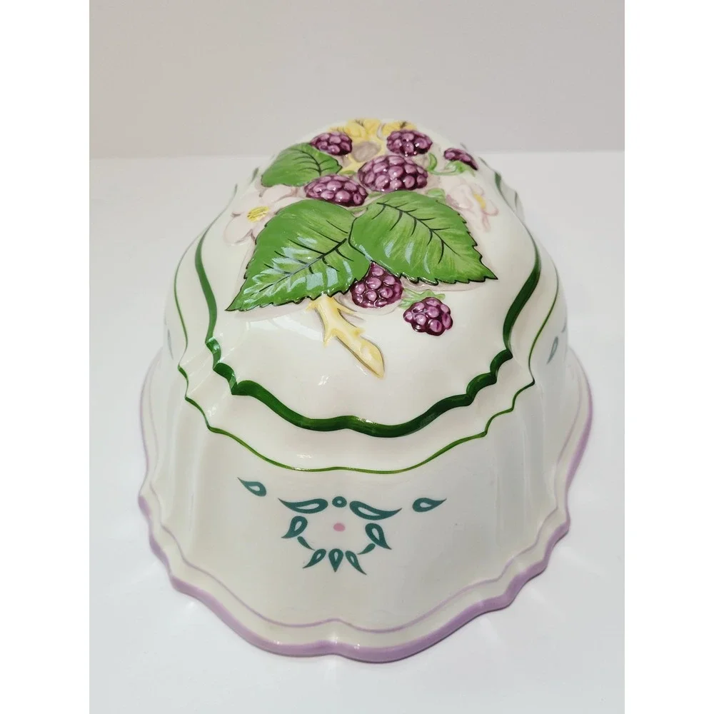 Le Cordon Bleu Franklin Mint Berry Jello Mold 1986 Ceramic Wall Hanging White